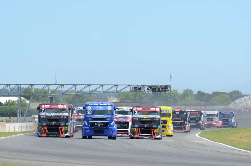 Javier Mariezcurrena consigue una magnífica victoria en Nogaro